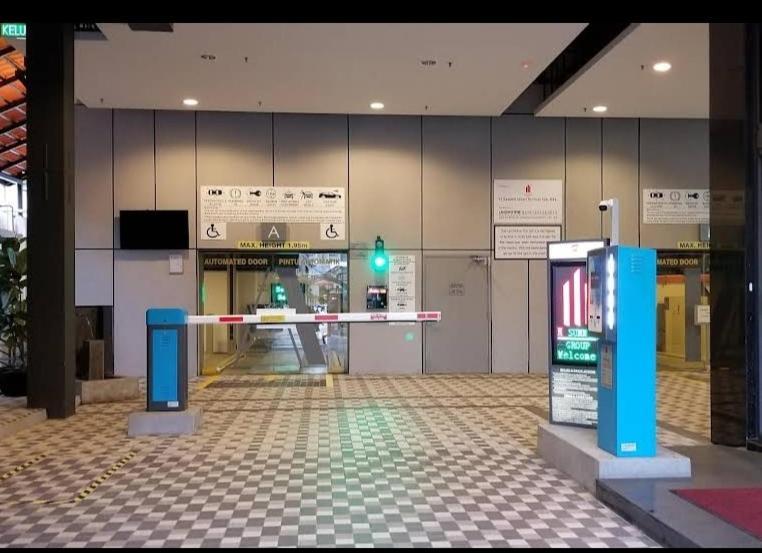 Exclusive Business Suite @ M Summit 191 Джордж Таун Екстериор снимка